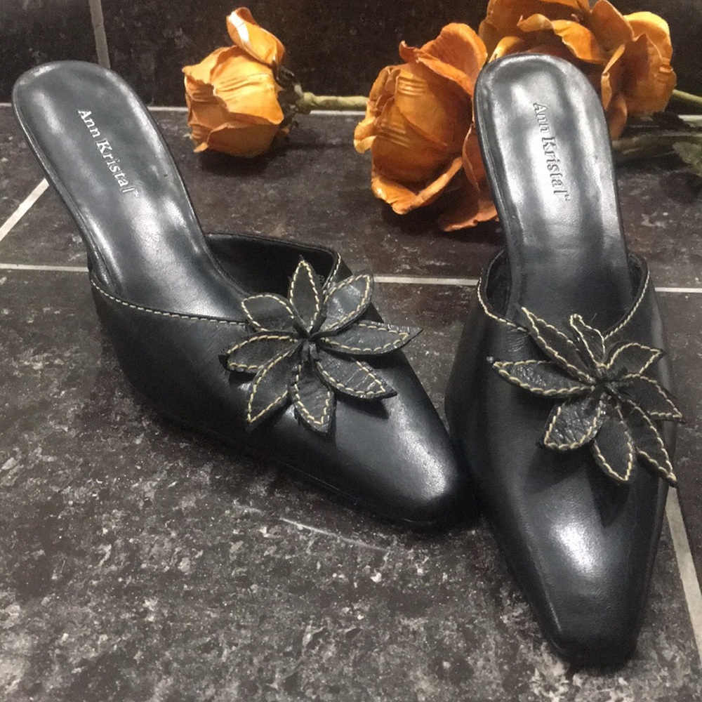 🛍👡Ann Kristal Black Sandals